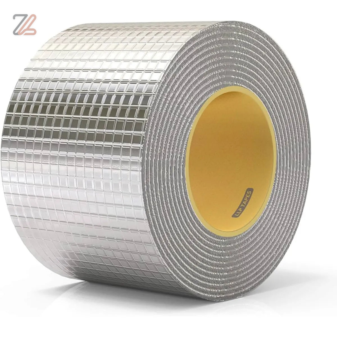 Rollo de cinta térmica de aluminio de 10 cm de ancho sobre fondo blanco